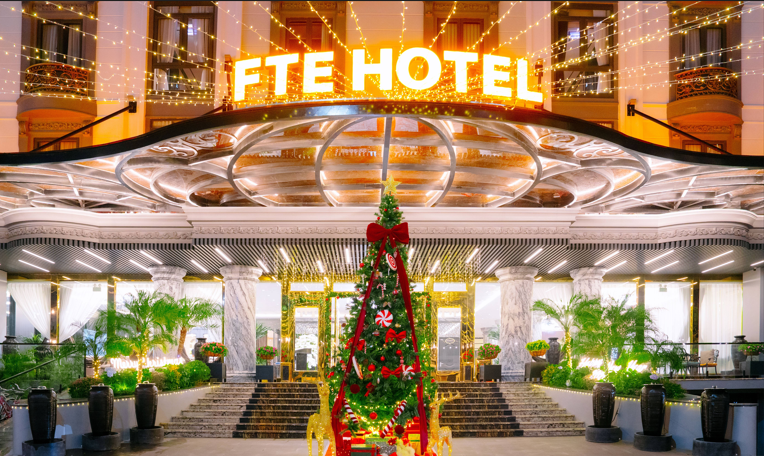  Trải nghiệm tổ chức tiệc Giáng Sinh ấm áp tại FTE Hạ Long Hotel